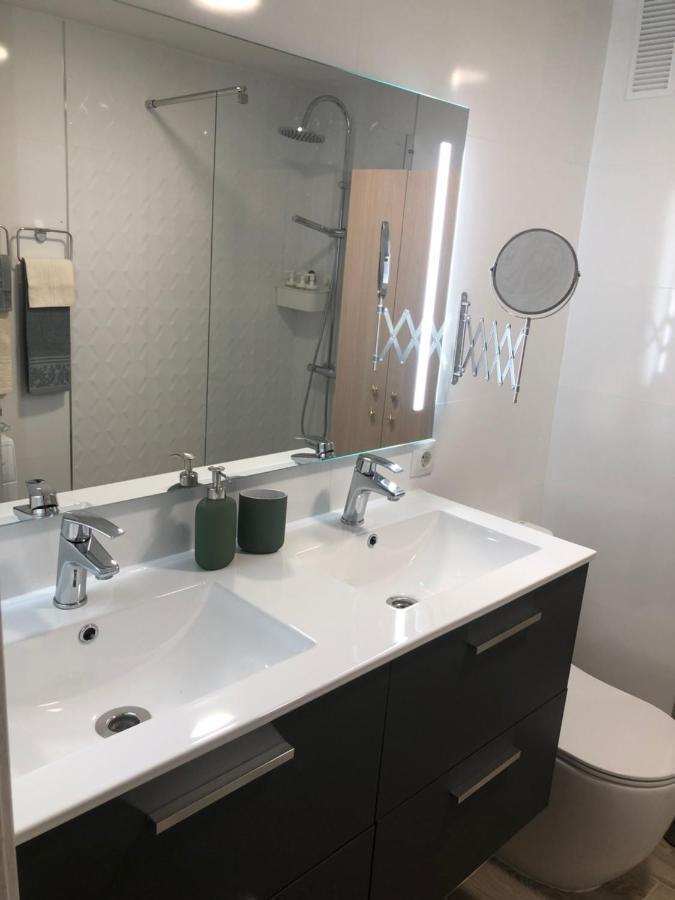 Apartamento Totalmente Reformado Con Piscina Y Jardines Al Lado De La Playa De La Carihuela Торемолинос Екстериор снимка