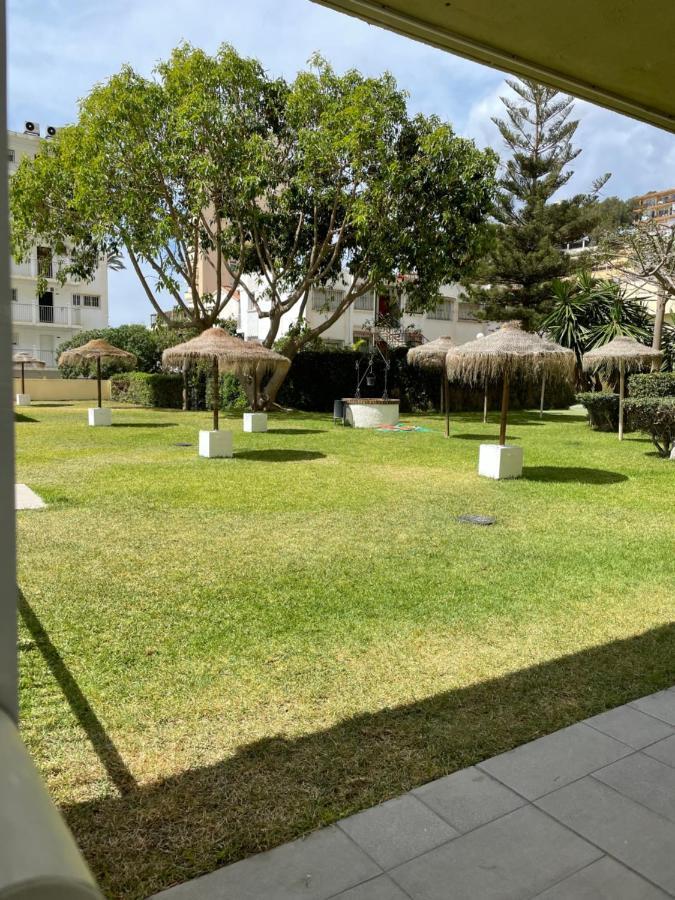Apartamento Totalmente Reformado Con Piscina Y Jardines Al Lado De La Playa De La Carihuela Торемолинос Екстериор снимка