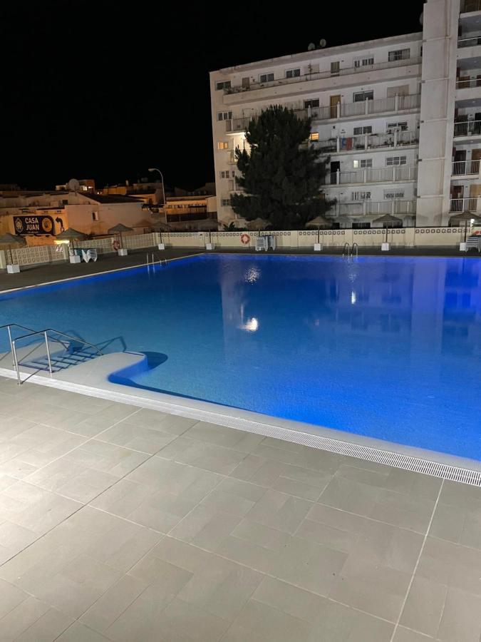 Apartamento Totalmente Reformado Con Piscina Y Jardines Al Lado De La Playa De La Carihuela Торемолинос Екстериор снимка