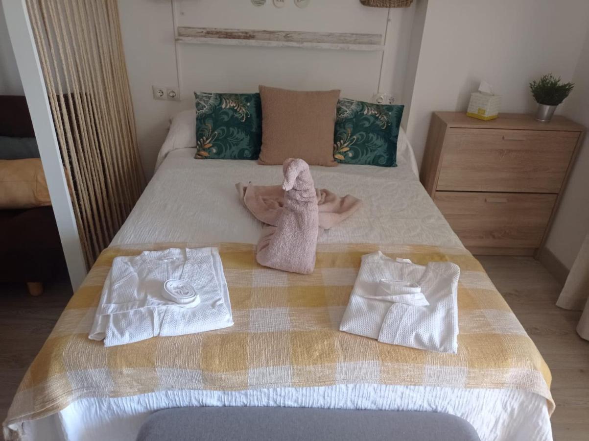 Apartamento Totalmente Reformado Con Piscina Y Jardines Al Lado De La Playa De La Carihuela Торемолинос Екстериор снимка