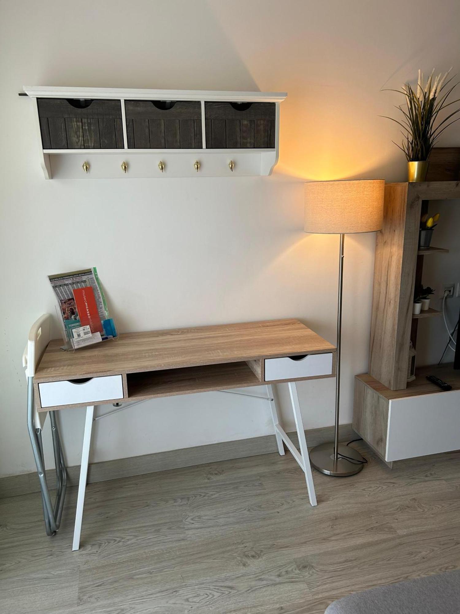 Apartamento Totalmente Reformado Con Piscina Y Jardines Al Lado De La Playa De La Carihuela Торемолинос Екстериор снимка